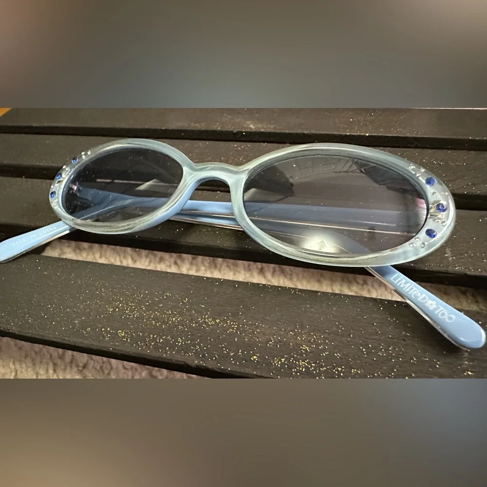 Y2K Limited Too Stylish Blue Oval Sunglasses